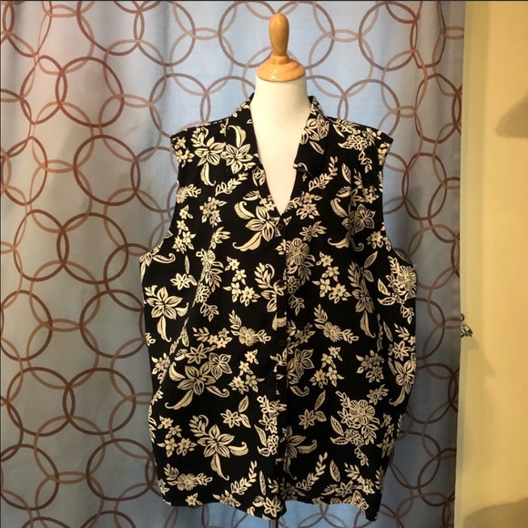 Liz & Me Tops - 🔥 Liz & Me V-neck Sleeveless Button Down 5X 34/36